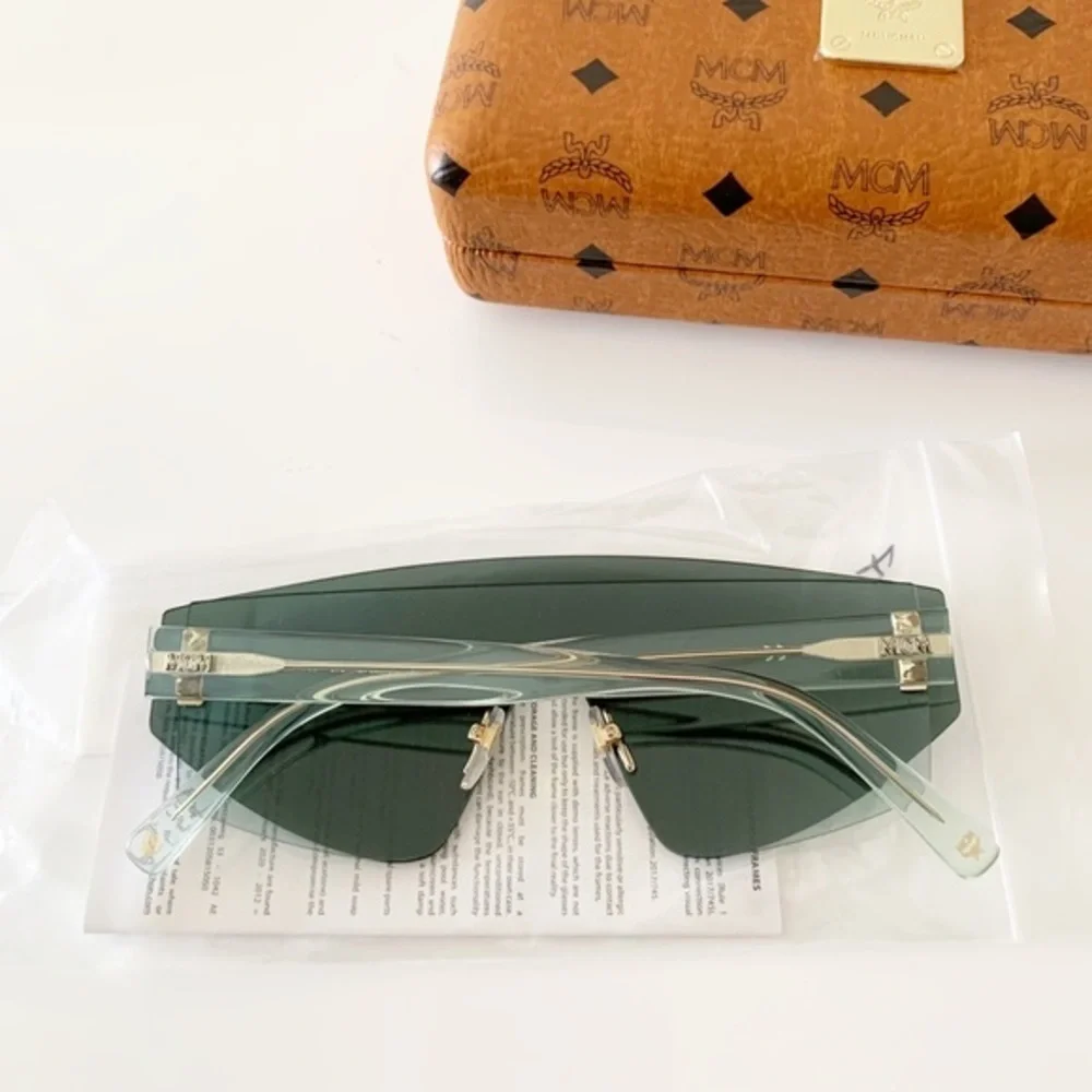MCM Sunglasses, New in Case, Dust Cloth Green Lenses AWESOME Unisex - Picture 11 of 14